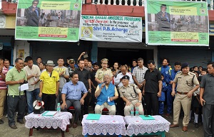 The Governor of Arunachal Pradesh Shri P.B. Acharya participating in the cleanliness drive at Daporijo, District Upper Subansiri organised by the District Administration on 29th June 2017